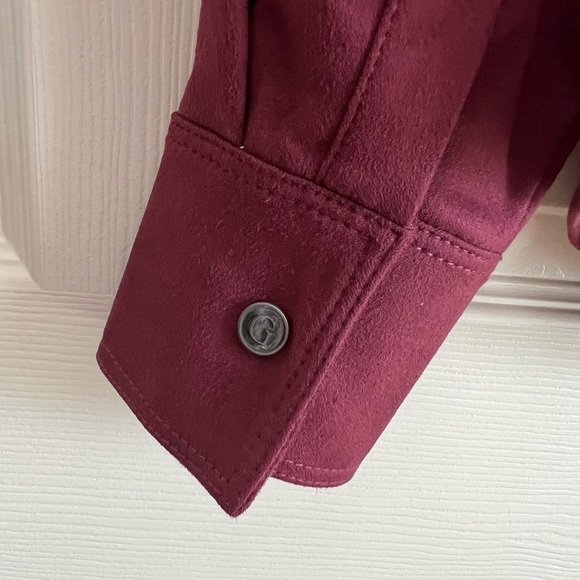 Guess Burgundy faux suede button down top L - Picture 8 of 9
